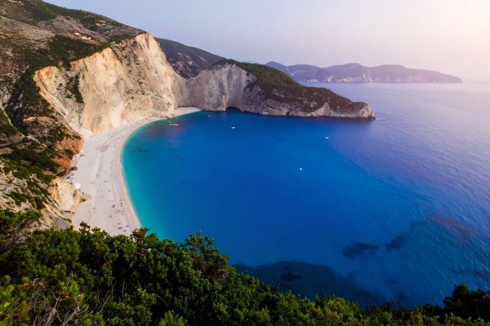 Vista panoramica della spiaggia di Myrtos a Cefalonia